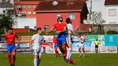 Imagen del duelo entre el Noia y el Betanzos disputado en el Julio Mato Matito.