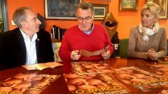 Miguel �ngel Gonz�lez, secretario de Finral, con el alcalde, Alfredo Garc�a, y la edila de Turismo, Irene Dacal