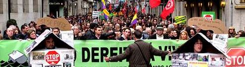 La dureza de los desahucios provoc� protestas de afectados que recorrieron todas las ciudades espa�olas.