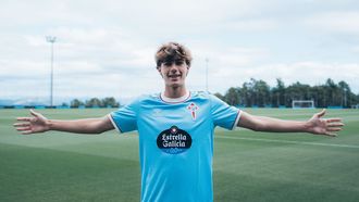 El canterano del Celta David Sueiro, tras renovar su contrato hasta el 2029.