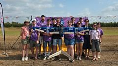 El grupo de aeromodelismo de la UVigo, Aerotech, en una competición nacional en Valencia con su dron, Peregrinus.
