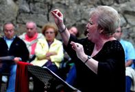 A escritora galega atendeu onte aos seus fans na Feira do Libro de Vigo.