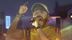 Abelardo de la Espriella, con la camiseta de la selecci�n colombiana, durante un acto en Cartagena