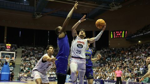 Quintela entra a canasta ante la oposici�n de Gill