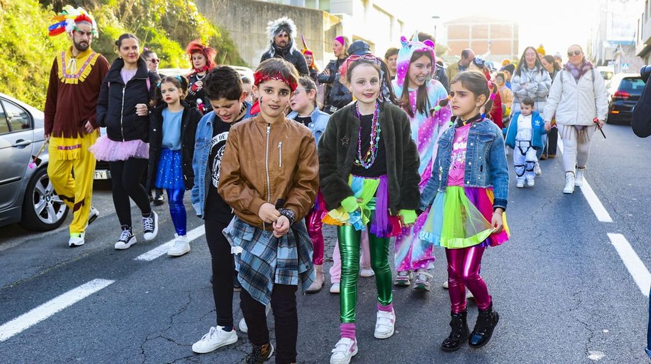 Galardones para disfraces y piñatas en una animada Malpica