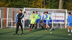 Imagen del primer entrenamiento del Boiro con Cardeosa como tcnico.