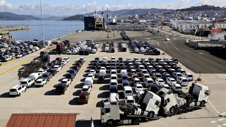 Imagen de archivo de la terminal de carga rodada en Bouzas, en cuya explanada el a�o pasado se gestionaron 661.448 movimientos de veh�culos.