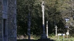 Alg�ns dos cruceiros que forman o viacrucis de Santa Mari�a