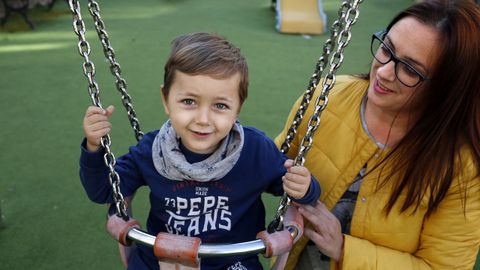 Tiago, un nio de Porto do Son, fue el primer paciente en Espaa en recibir la primera terapia para la atrofia muscular espinal