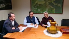 Firma del contrato con la empresa Construcciones V�zquez y Reino