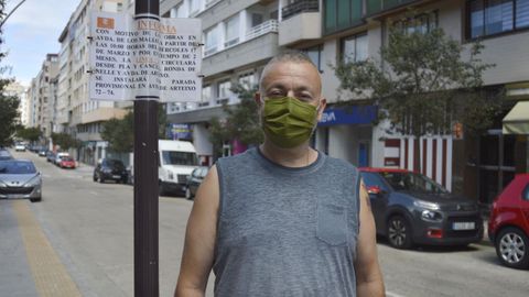 El cartel colocado en el mes de marzo en la avenida de Os Mallos anunciaba un cambio de ruta «provisional»