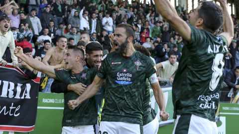 Joselu celebrando su gol ante el C�rdoba con el equipo