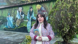 Aitana Casta�o con su nuevo libro, �Las Madrinas�