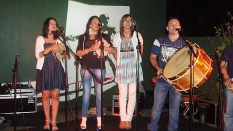 Presentación en A Eira, hace años, del disco «A escote», de Media Ducia y Fol de Veneno