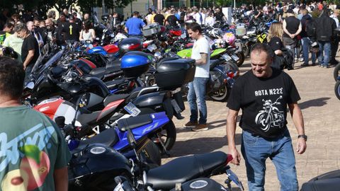Concentraci�n motera de Os Fojeteiros, en el paseo mar�timo de Xuvia