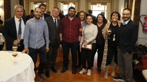 Manuel Moreno, director de publicidad digital de La Voz de Galicia y La Voz de Asturias; Luis Fernndez, redactor de La Voz de Asturias; Santiago Prez Otero, gerente de la Corporacin Voz; ngel Falcn, director de La Voz de Asturias; Luis Ordoez, redactor de La Voz de Asturias; Ana Lorenzo Riveiro, jefa de Suscripciones Digitales de La Voz de Galicia y ex gerente de La Voz de Asturias; Esther Rodrguez, redactora de La Voz de Asturias; Cristina Corujo Cimadevilla, jefa comercial de La Voz de Asturias; Ana Rodrguez San Adrin, Jefa de Prensa de la Vicepresidencia Segunda y Consellera de Presidencia, Xustiza e Deportes, y Toms Garca Morn, director de Estrategia Digital de la Corporacin Voz