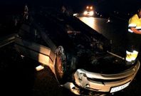 El BMW de la imagen se desplaz� 50 metros volcado, tras golpear su parte trasera contra la mediana. 