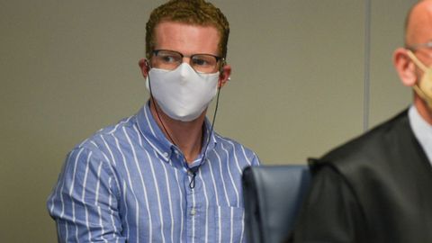 Gabriel Salvador Carvajal sentado en la Audiencia de Valencia donde es juzgado por el presunto asesinato de sus dos hijos