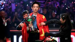 Wu Yize, tras proclamarse campe�n del mundo de snooker.