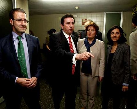 Gonz�lez y Soriano junto a la conselleira de Sanidade, Raquel Mosquera, y la gerente del Sergas.