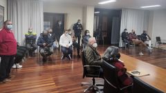 Representantes del sector de la pesca y el marisqueo acudieron al pleno del viernes
