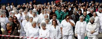 La plantilla, en foto de archivo durante una de las primeras concentraciones de apoyo a la compa��a.