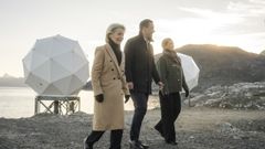Von der Leyen, este lunes junto al l�der groenland�s, Jens-Frederik Nielsen, y la primera ministra danesa, Mette Frederiksen, en Groenlandia.