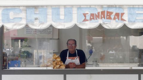 Xos&eacute; Lois Soutelo ha trabajado en la churrer&iacute;a Canabal desde la d&eacute;cada de 1960