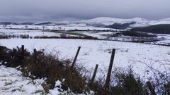 La imagen que presenta este s�bado las cumbres y montes en la zona de A Ga�idoira