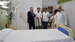 Gómez, en su visita a la planta de hospitalización de Pediatría.