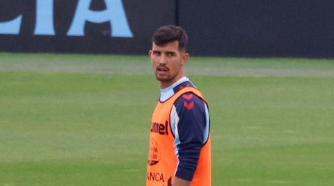 El canterano del Celta Carlos Dom&iacute;nguez, en un entrenamiento de esta pretemporada.