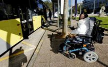 Anxela L�pez llev� al juzgado las dificultades para acceder al bus.