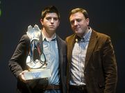 Miguel Alvari�o recibi� el premio principal de manos del alcalde.