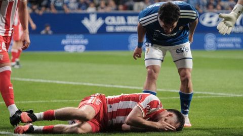 Derbi asturiano entre el Real Oviedo y el Real Sporting de Gijon en el Tartiere