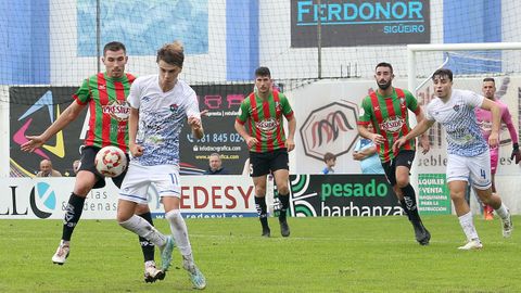 Partido de Tercera Federacin entre el Boiro y el Racing Villalbs