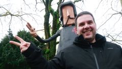 El guionista ferrolano Abel Alves, este martes en el barrio de Canido, donde reside.