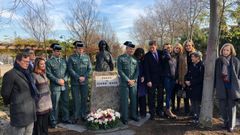 La familia de Diana Quer estuvo acompa�ada por los guardias civiles que dirigieron la b�squeda