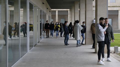 La Biblioteca N�s reabri� sus puertas y numerosos estudiantes regresaron a sus salas