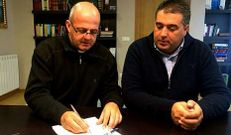 Eduardo Prado y Antonio Landeira firmaron el acuerdo de venta.