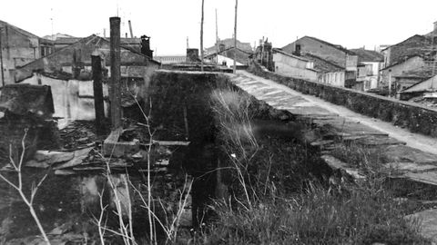 Imagen de 1972 desde el adarve de la Muralla de Lugo