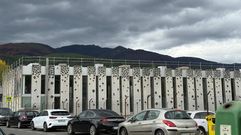 Las placas abastecern de electricidad la piscina climatizada.