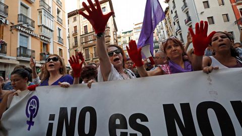 Manifestaci�n en Pamplona en apoyo de la joven violada por La Manada