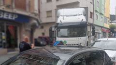 Momento del atasco en el centro de Burela