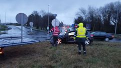 El accidente ocurri� a las seis de la ma�ana de hoy en la rotonda de la AC-552 que da acceso a la autopista y al pol�gono de A Laracha