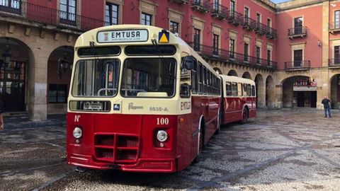 La r�plica del Pegaso que circular� por las calles de Gij�n