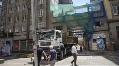 El derribo del edificio ubicado en Guti�rrez Mellado n�mero 3 sigue adelante y el inmueble ya casi se reduce a escombros.