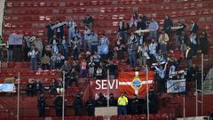 Aficionados del Celta, en la grada visitante del S�nchez Pizju�n de Sevilla.