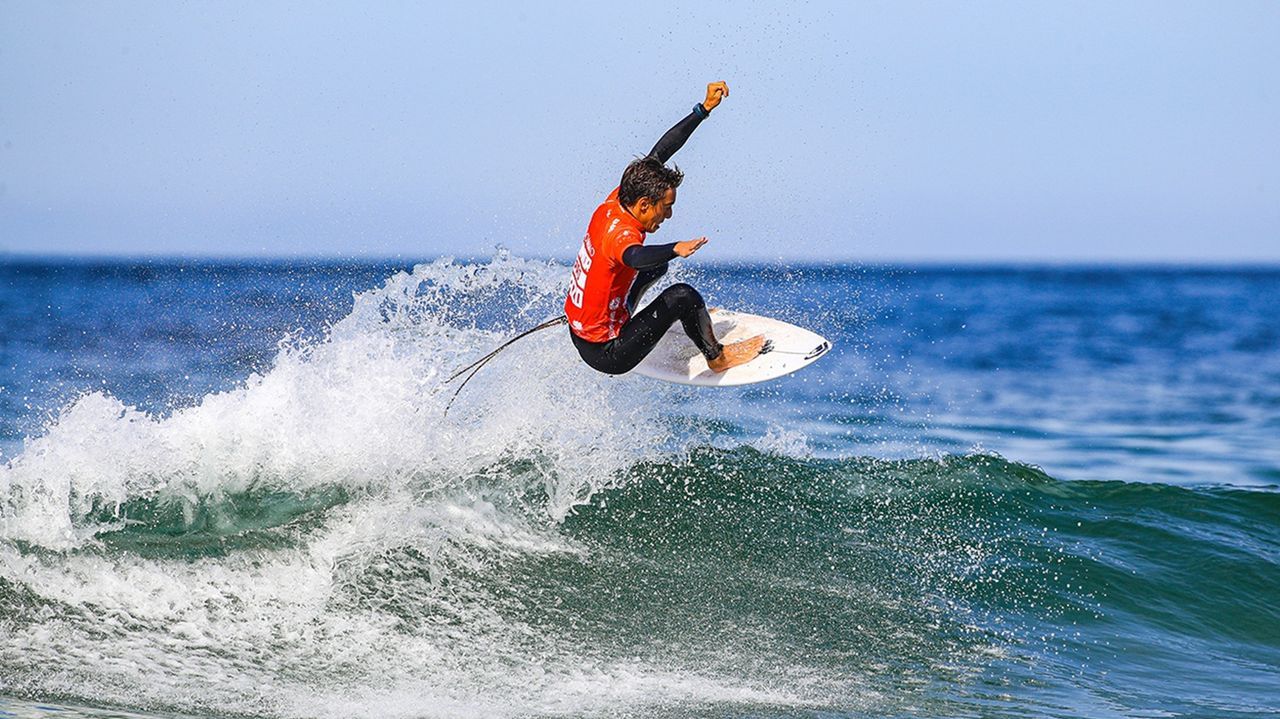El Edommo Surf Pro Razo sube de categoría y entra por primera vez en el circuito absoluto