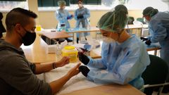 Pruebas serologicas a alumnos de la UDC