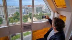 As� se ve A Coru�a desde la noria del puerto.La atracci�n, de 60 metros de altura,  comienza a rodar en la ciudad